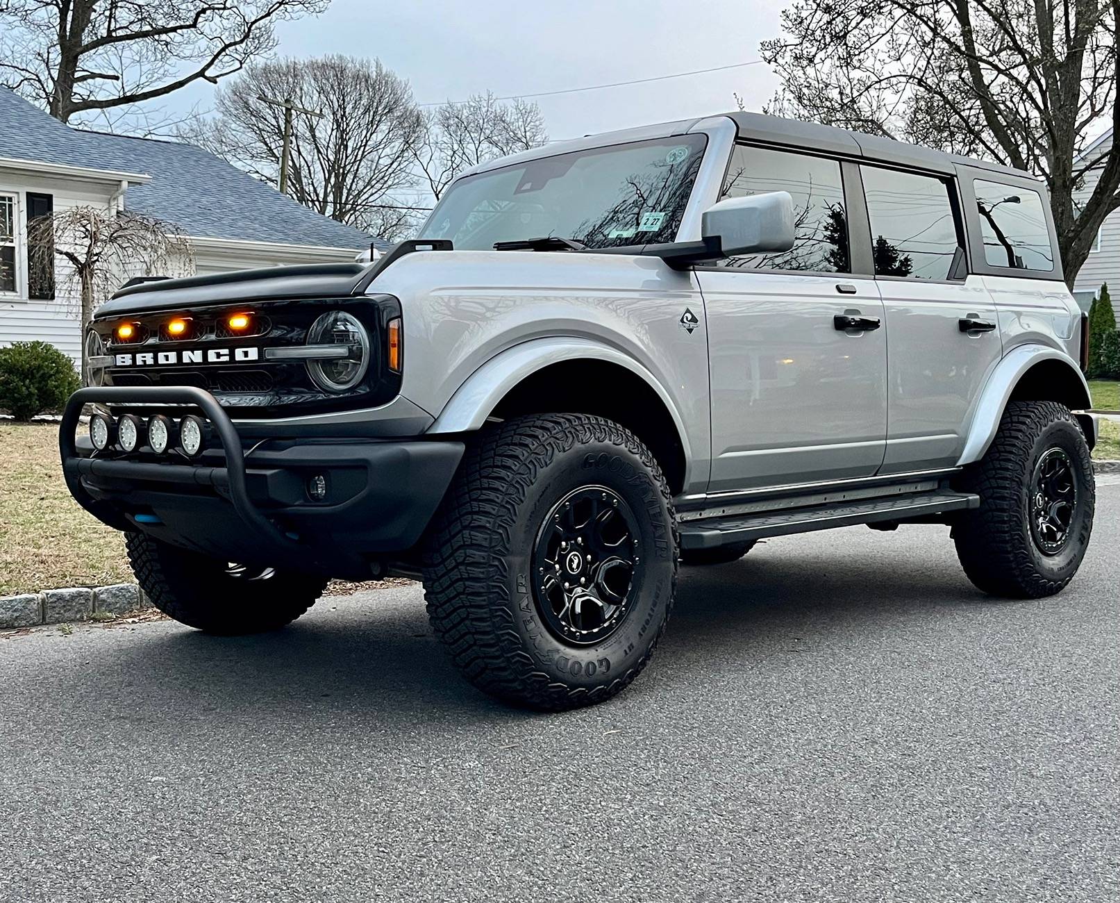 Ford Bronco ICONIC SILVER Bronco Club IMG_9749