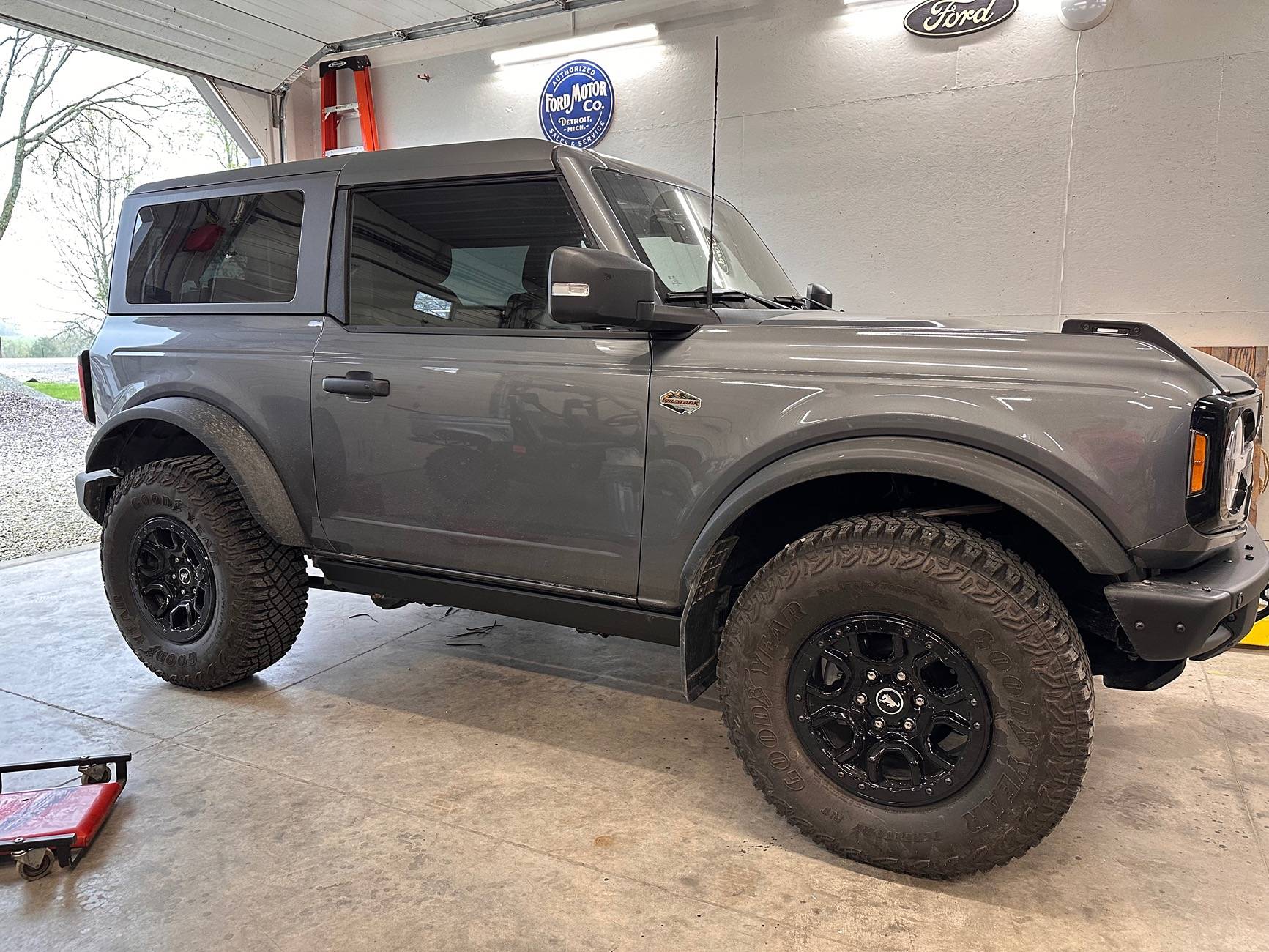 Ford Bronco Power steps - anyone install? IMG_7059