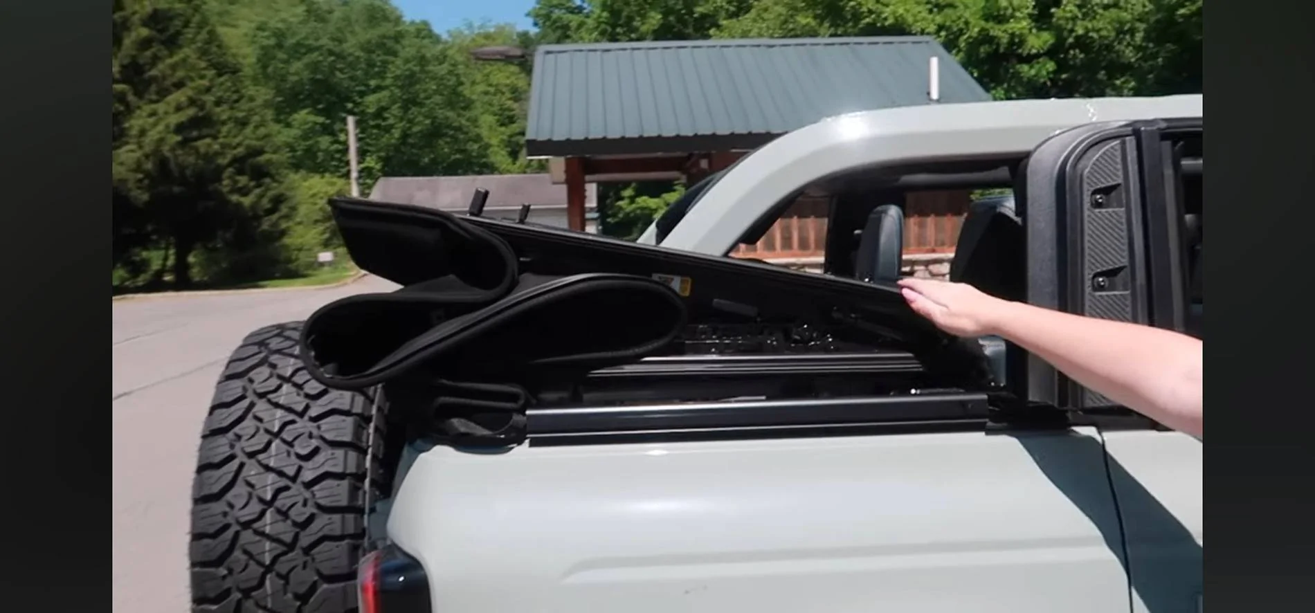 Ford Bronco Soft top options Screenshot_20250422_050810_YouTu