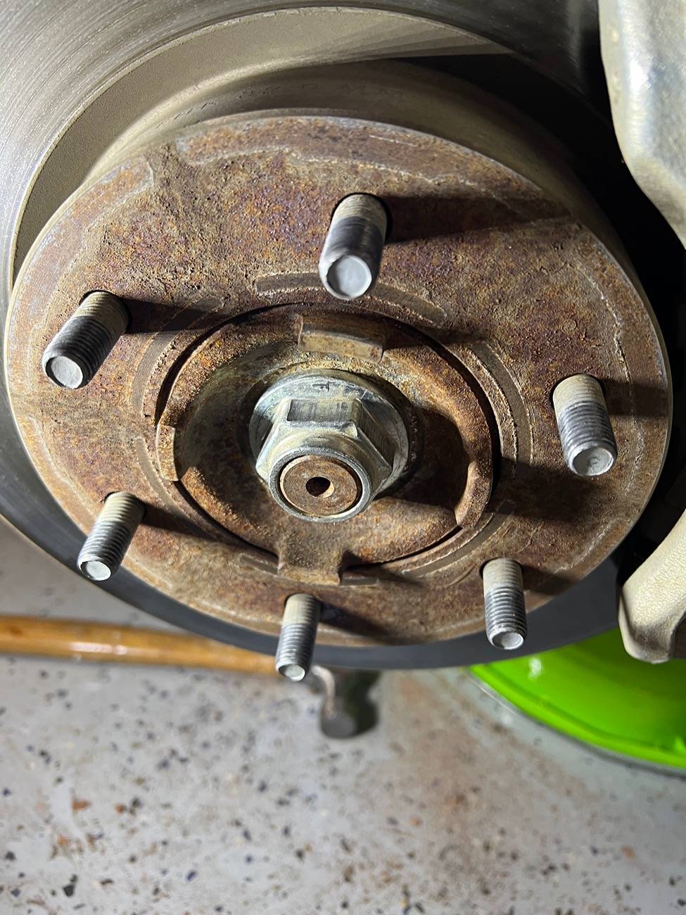 Ford Bronco Best way to remove front shocks? IMG_3028