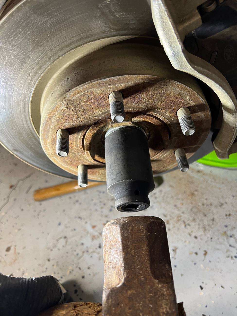 Ford Bronco Best way to remove front shocks? IMG_3029