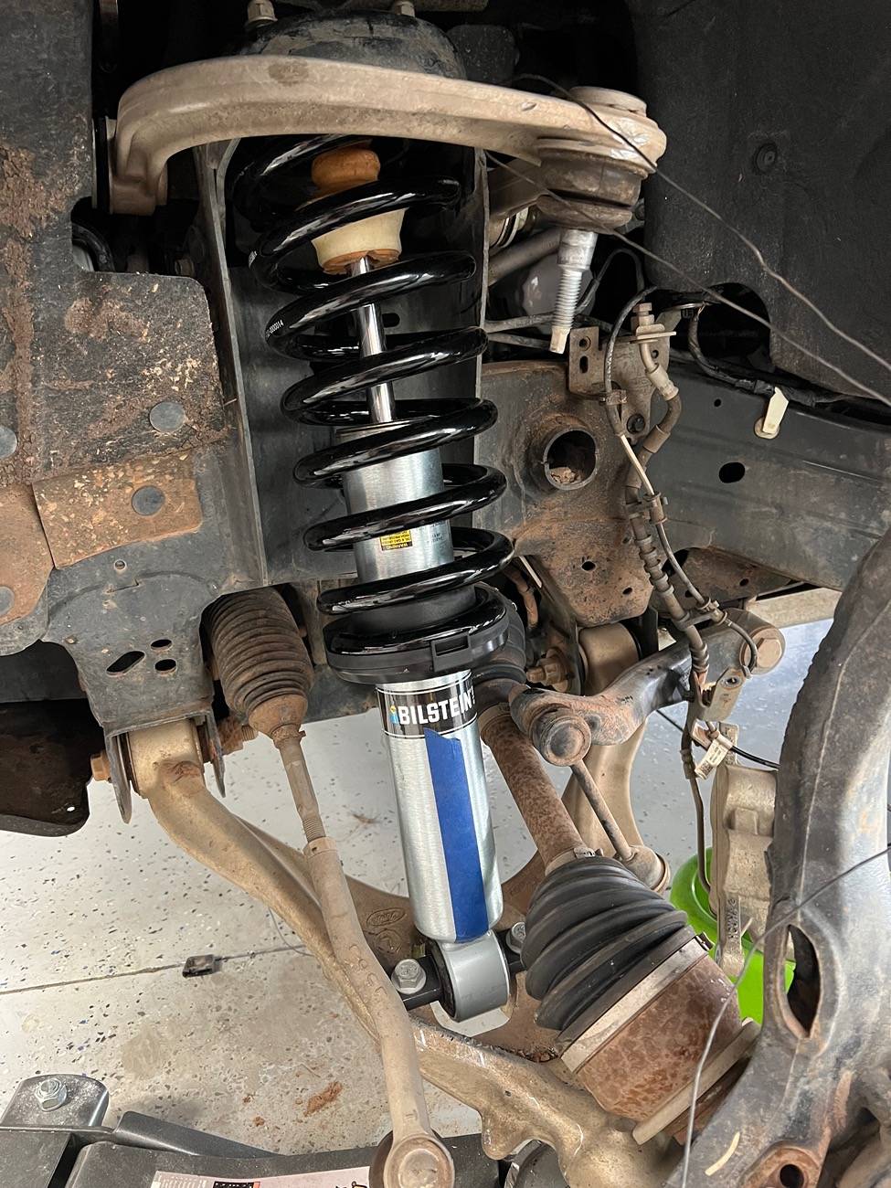 Ford Bronco Best way to remove front shocks? IMG_3032