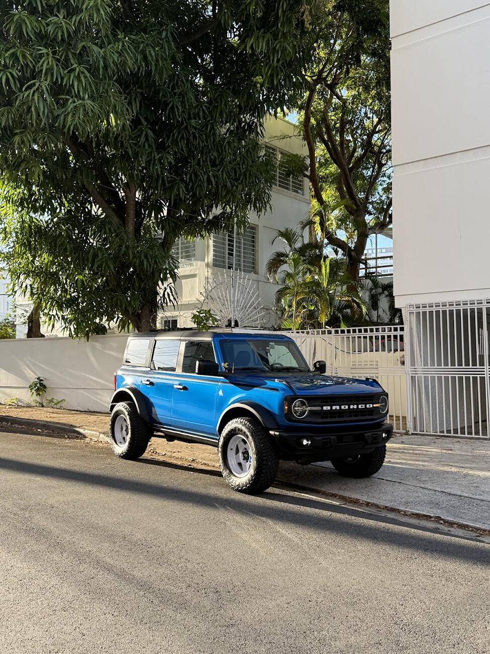 Ford Bronco Admit it, your rig is a "mall crawler"... 1745510494914-o6