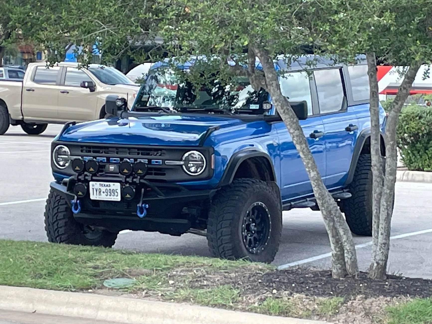 Ford Bronco Admit it, your rig is a "mall crawler"... IMG_1219