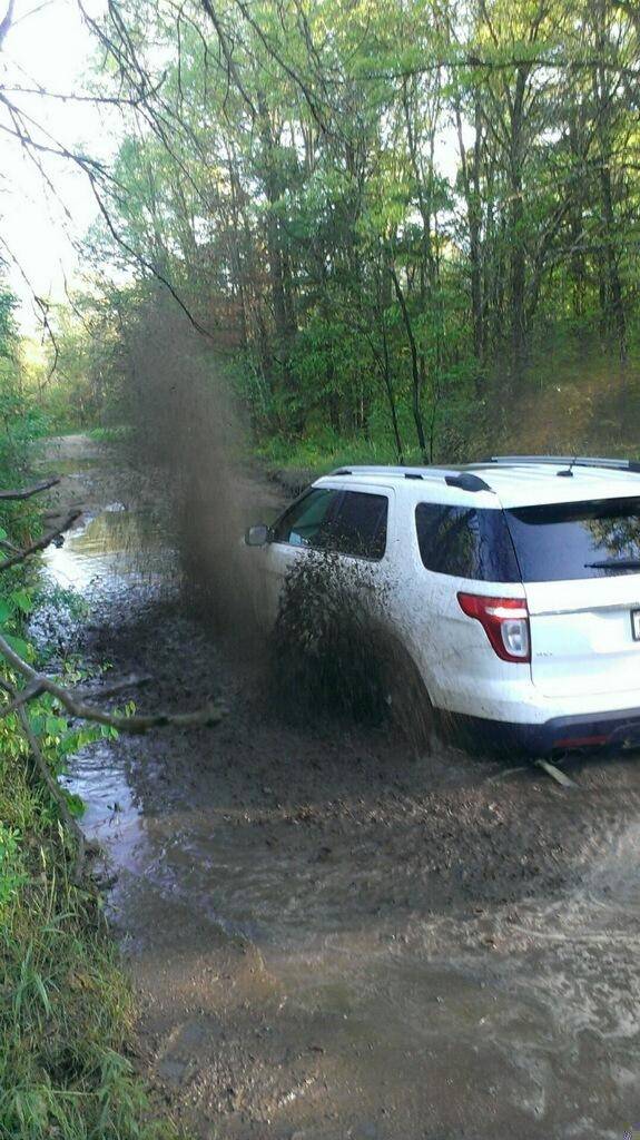 Ford Bronco Admit it, your rig is a "mall crawler"... 7