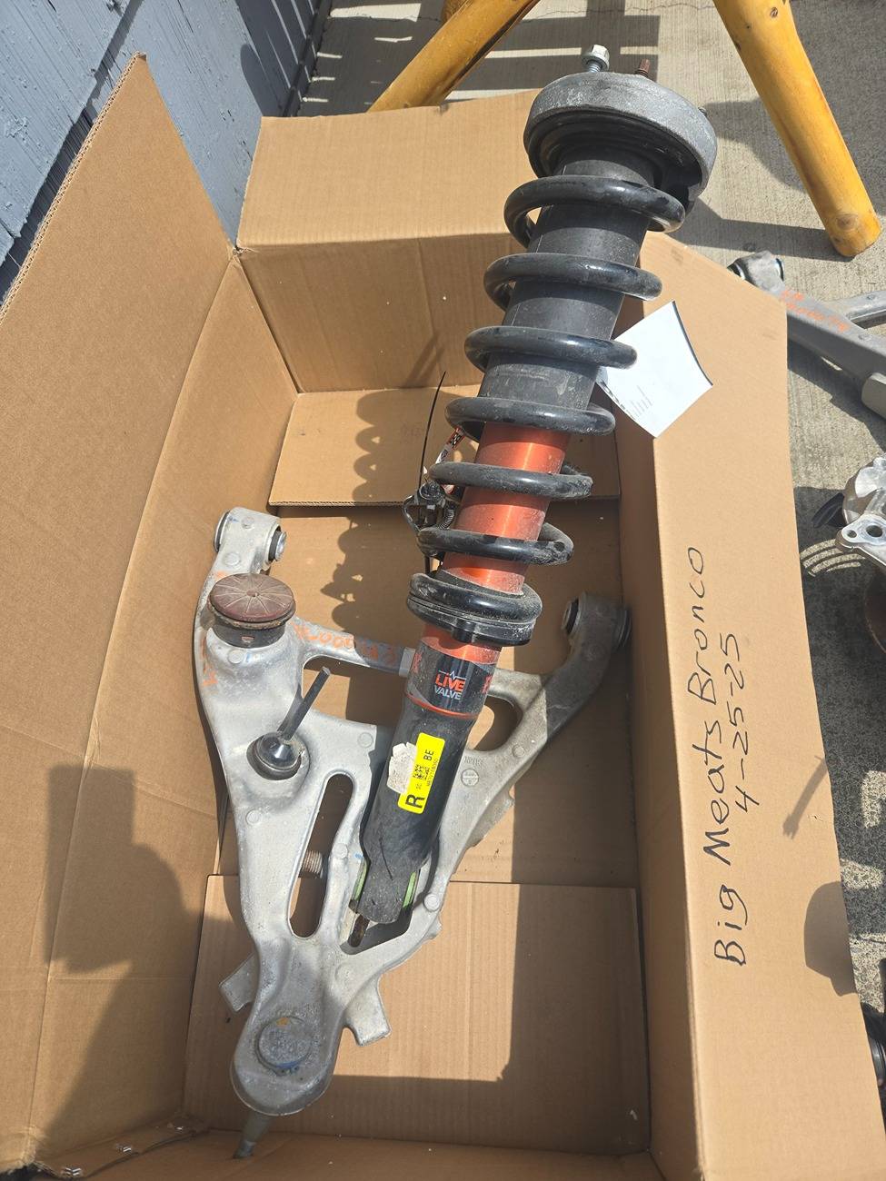 Ford Bronco 2023 Bronco  RAPTOR front suspension,  live valve shocks, UCAs LCAs 20250425_124322