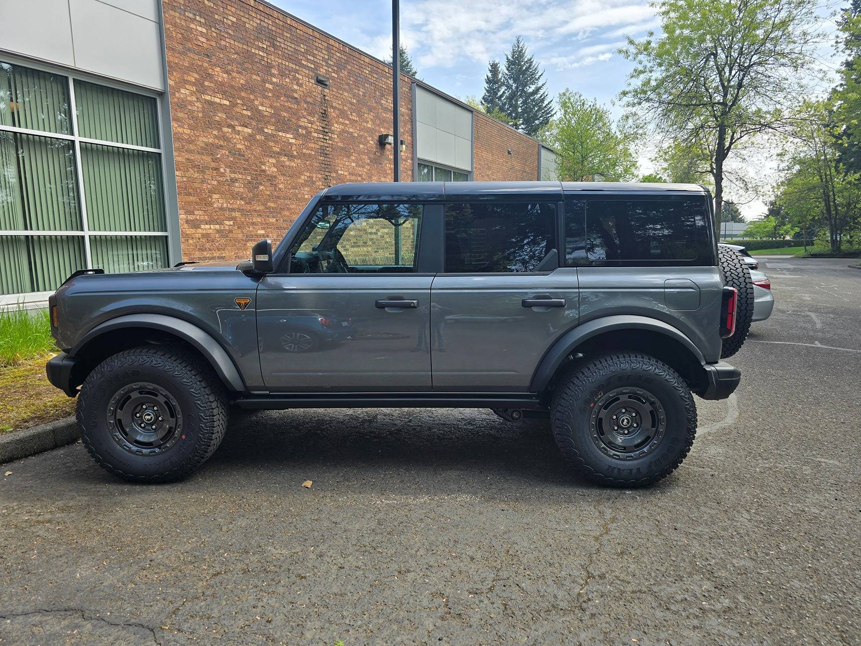 Ford Bronco Admit it, your rig is a "mall crawler"... bronco side view