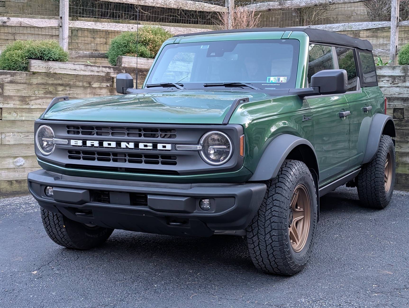 Ford Bronco Admit it, your rig is a "mall crawler"... 1000002954