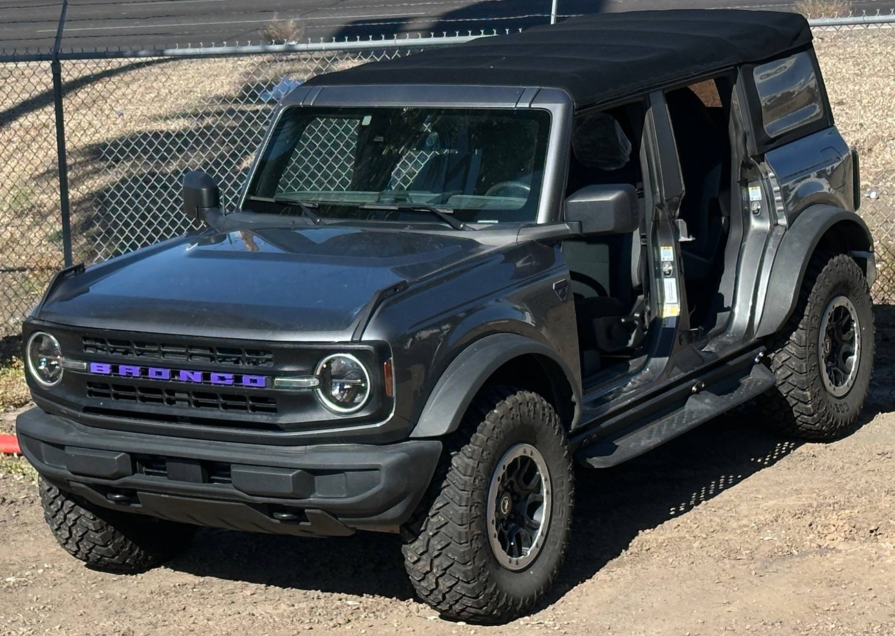 Ford Bronco CARBONIZED GRAY Bronco Club IMG_8221
