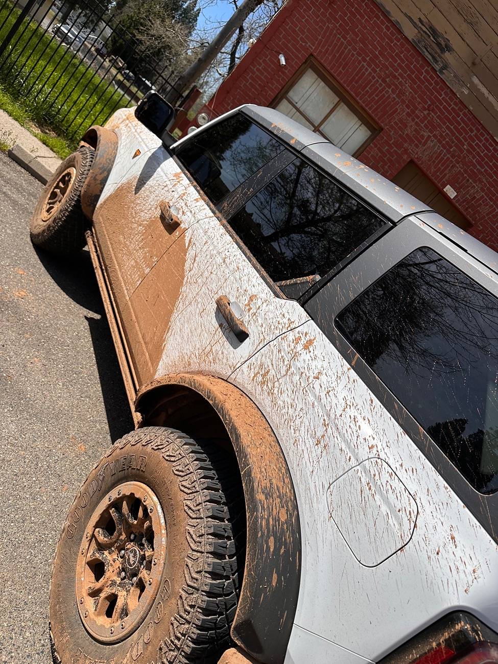Ford Bronco Admit it, your rig is a "mall crawler"... IMG_2894