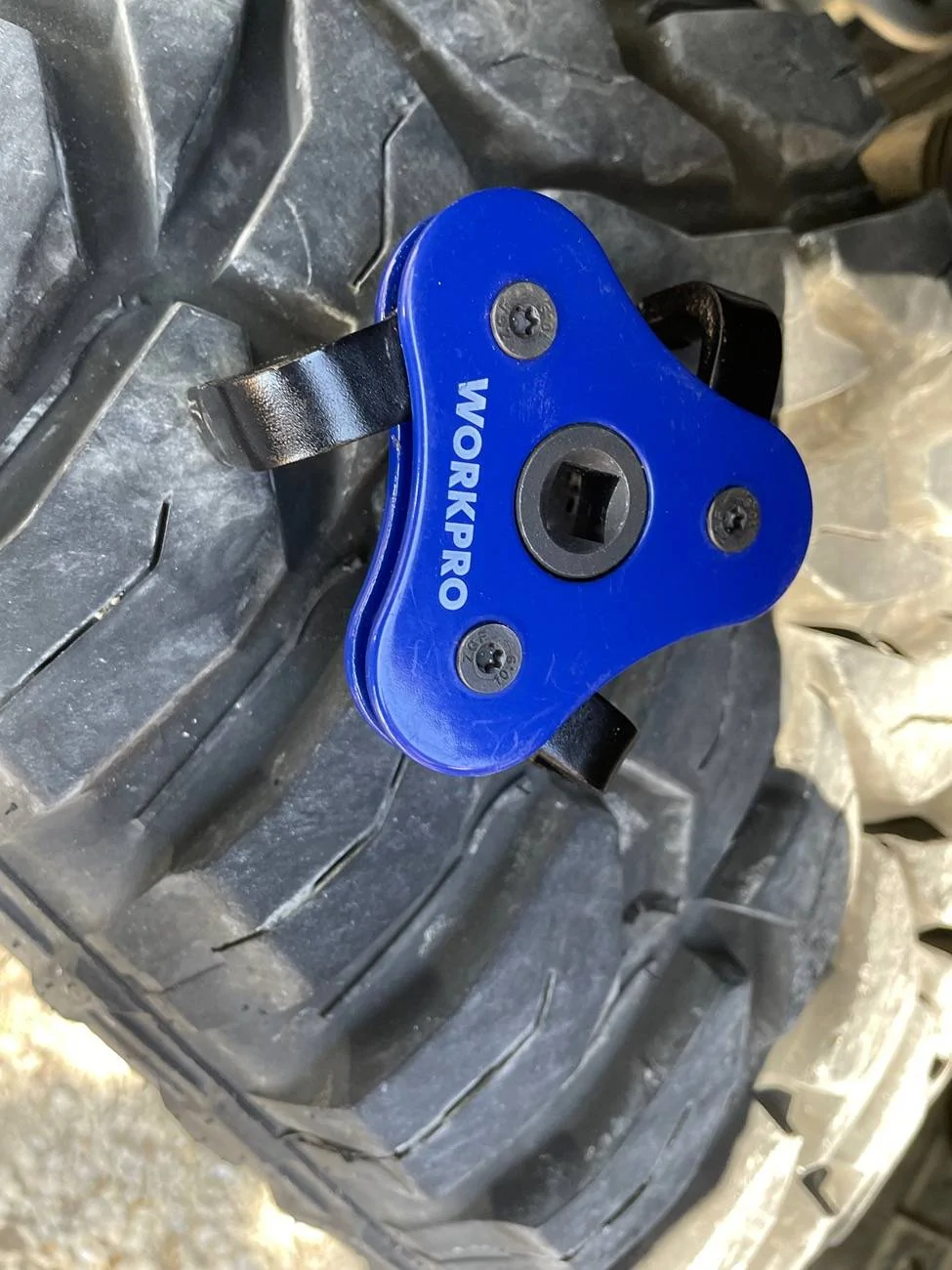 Ford Bronco Oil Filter Removal Tool IMG_1773