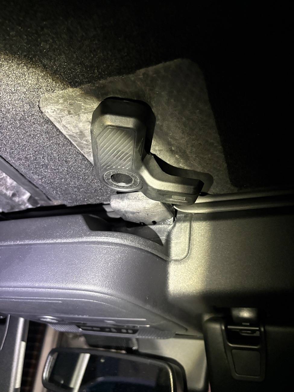 Ford Bronco OBX Hardtop latches (what am I doing wrong?) IMG_1058