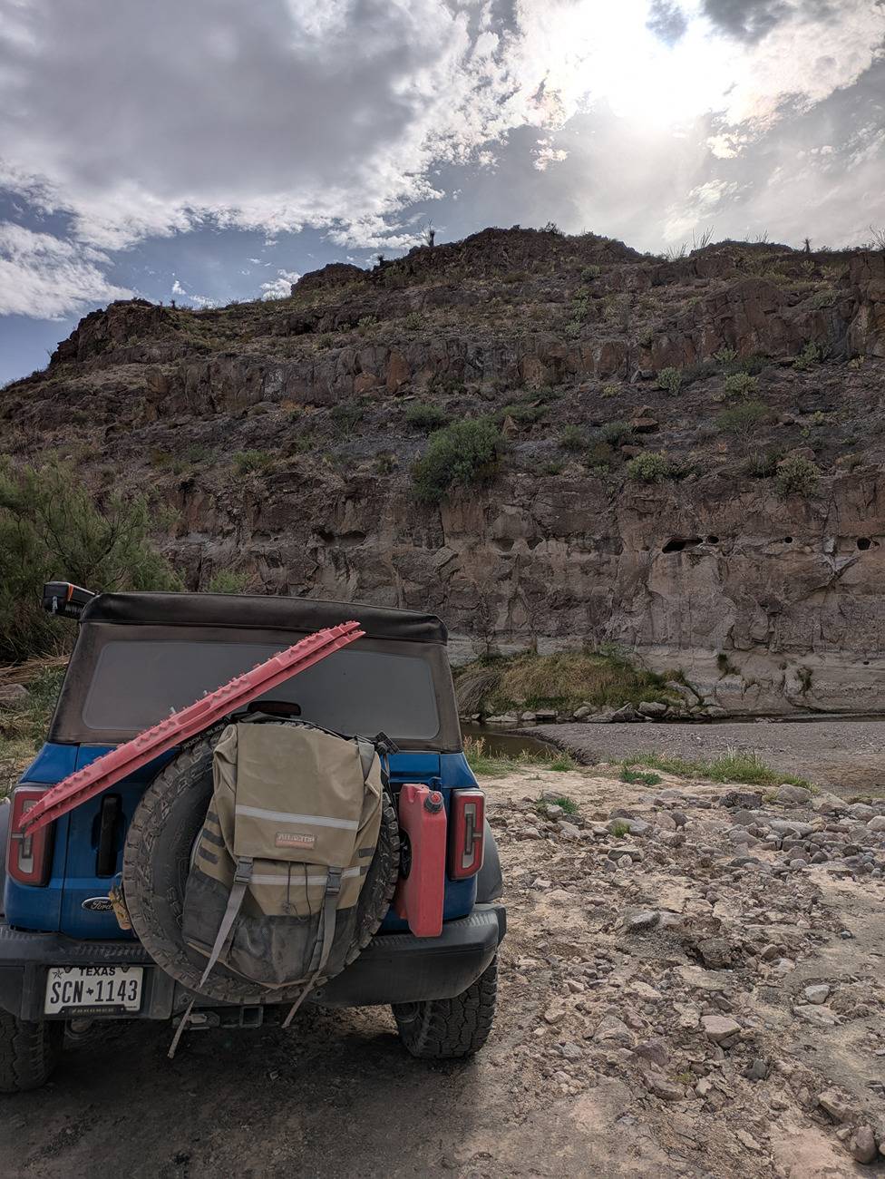 Ford Bronco Admit it, your rig is a "mall crawler"... PXL_20250427_225130800.MP