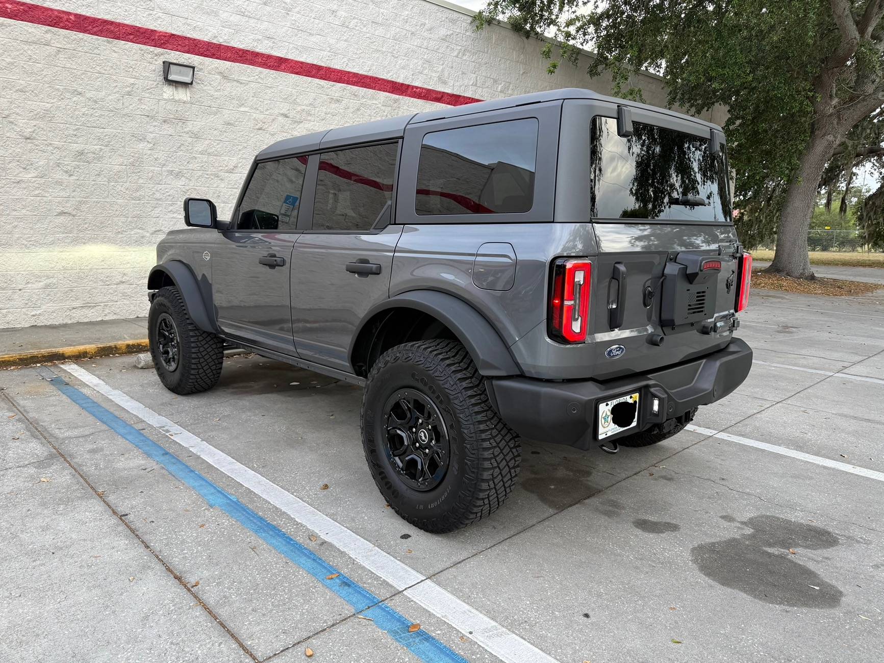 Ford Bronco Admit it, your rig is a "mall crawler"... IMG_1759