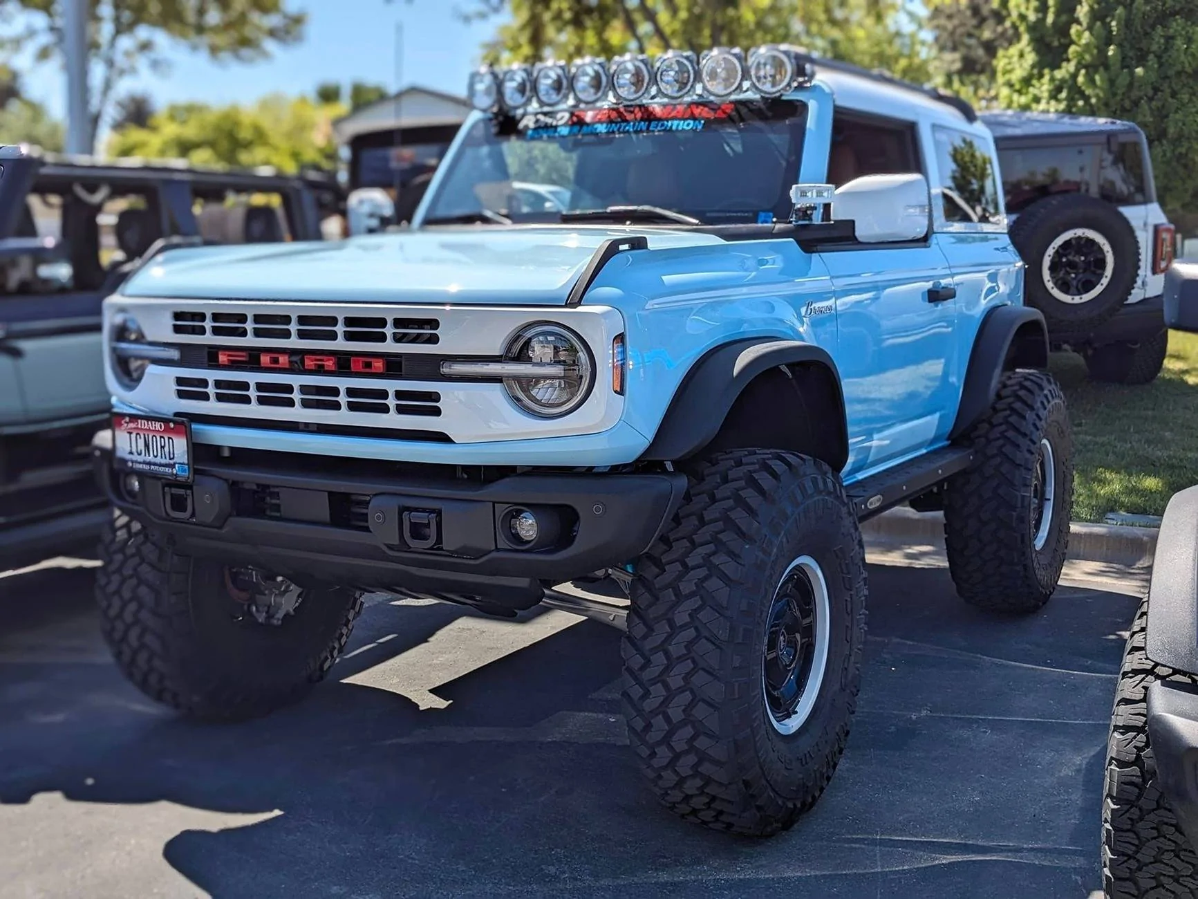 Ford Bronco HERITAGE EDITION Bronco Club cars and coff