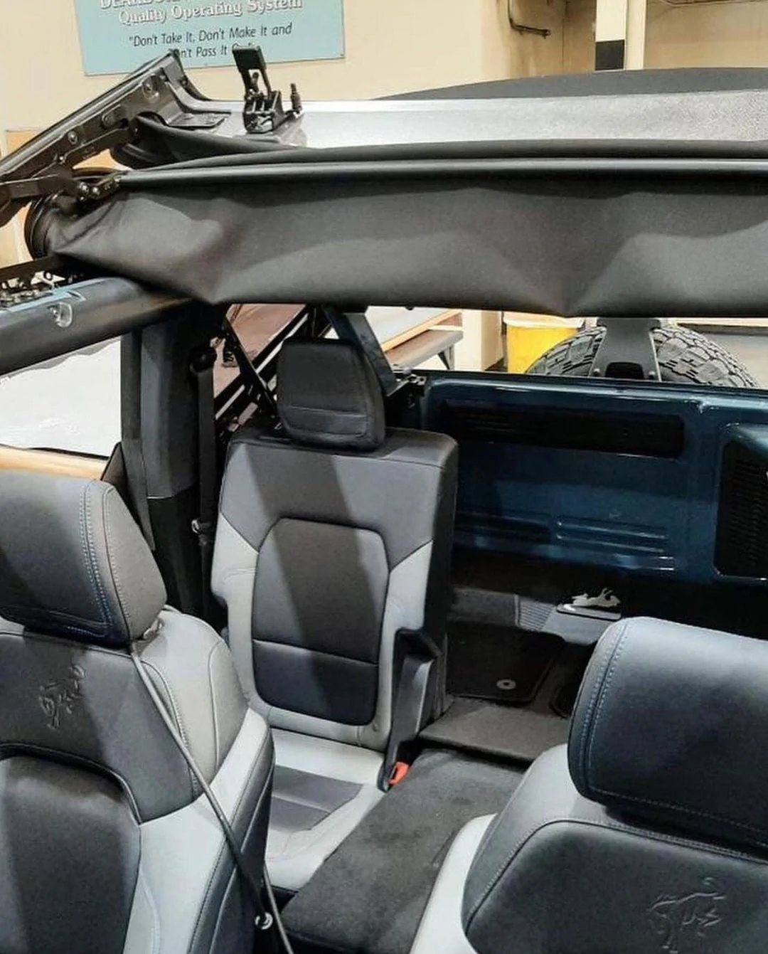 2021 Bronco Black Diamond Interior 3.jpg