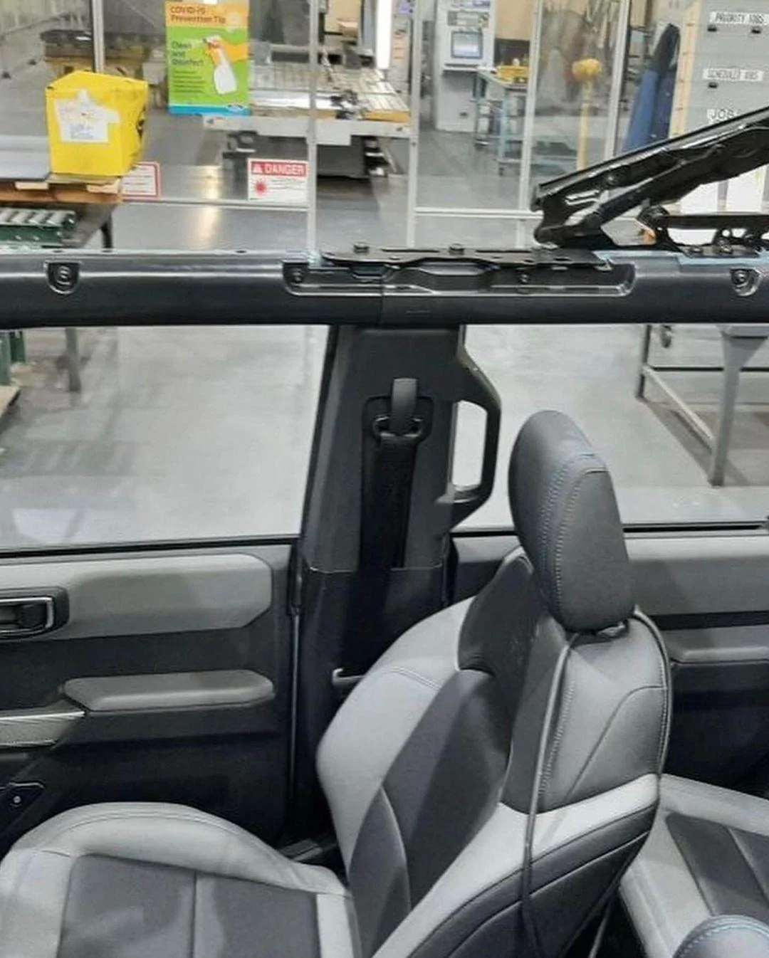 2021 Bronco Black Diamond Interior 2.jpg