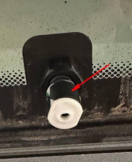 Ford Bronco Rear window wiper hose fitting snapped untitled1