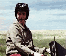 1746500335935-jo.gif