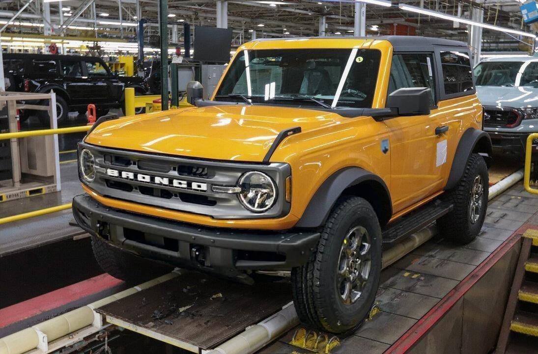 Ford Bronco Two Door Tuesday Lets See Them Two Doors bronco-production-line_origPSeHANDLEModularBB2play1crop.JPG