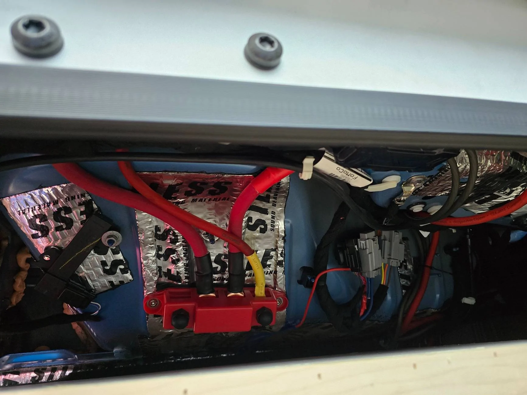Ford Bronco Single vs. Dual Amp? 1000005803