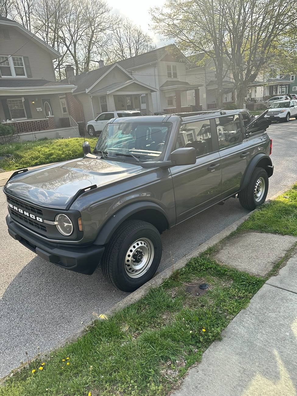 Ford Bronco CARBONIZED GRAY Bronco Club IMG_1139