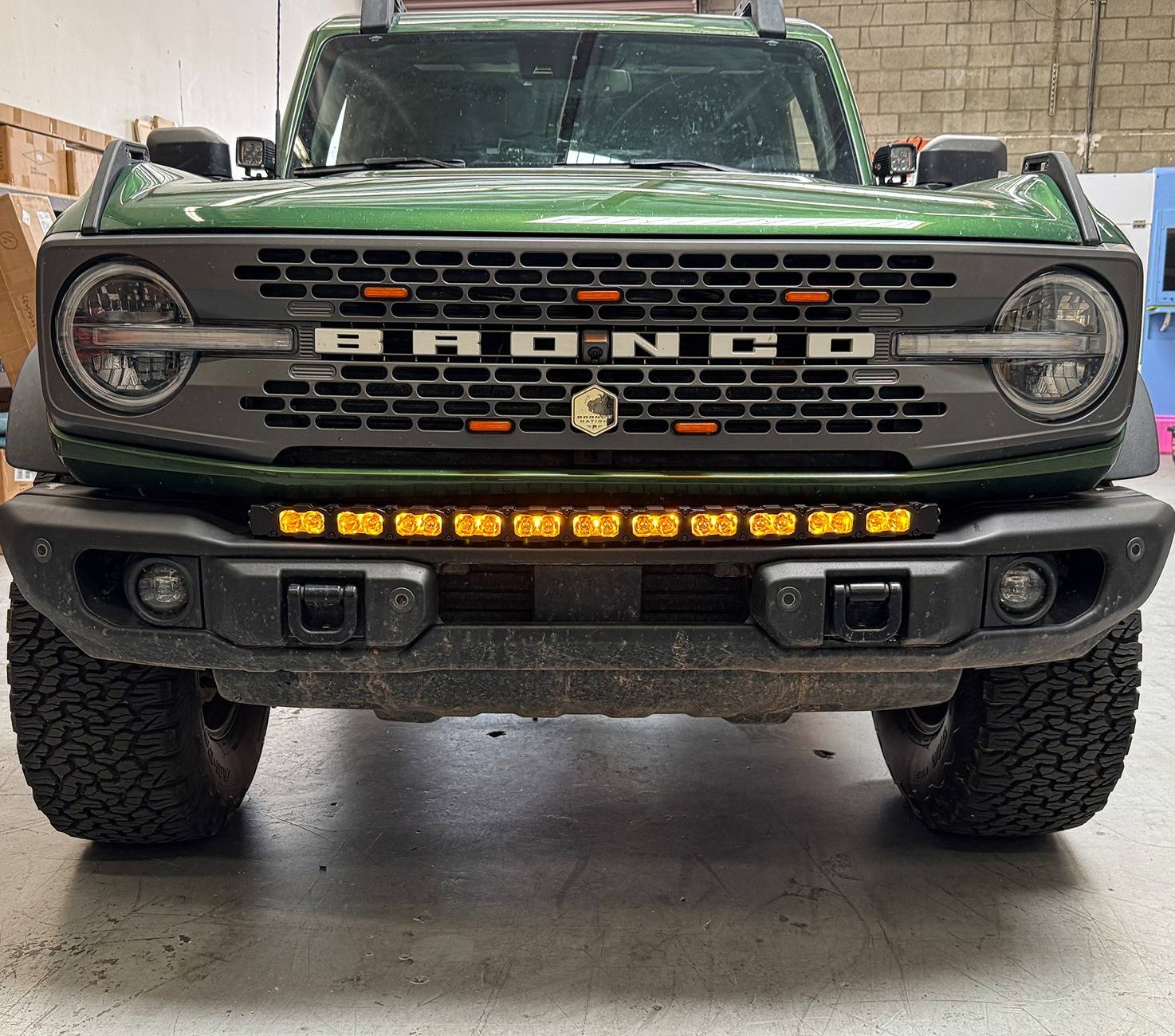 Ford Bronco NEW- Capable Bumper M&R 40" PRO series lightbar IMG_9607