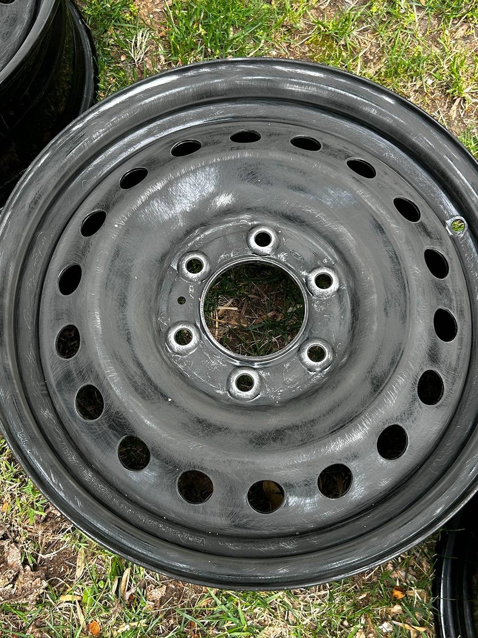 Ford Bronco Black Diamond Steelies Painted Silver on 2025 Big Bend IMG_4594.JPG