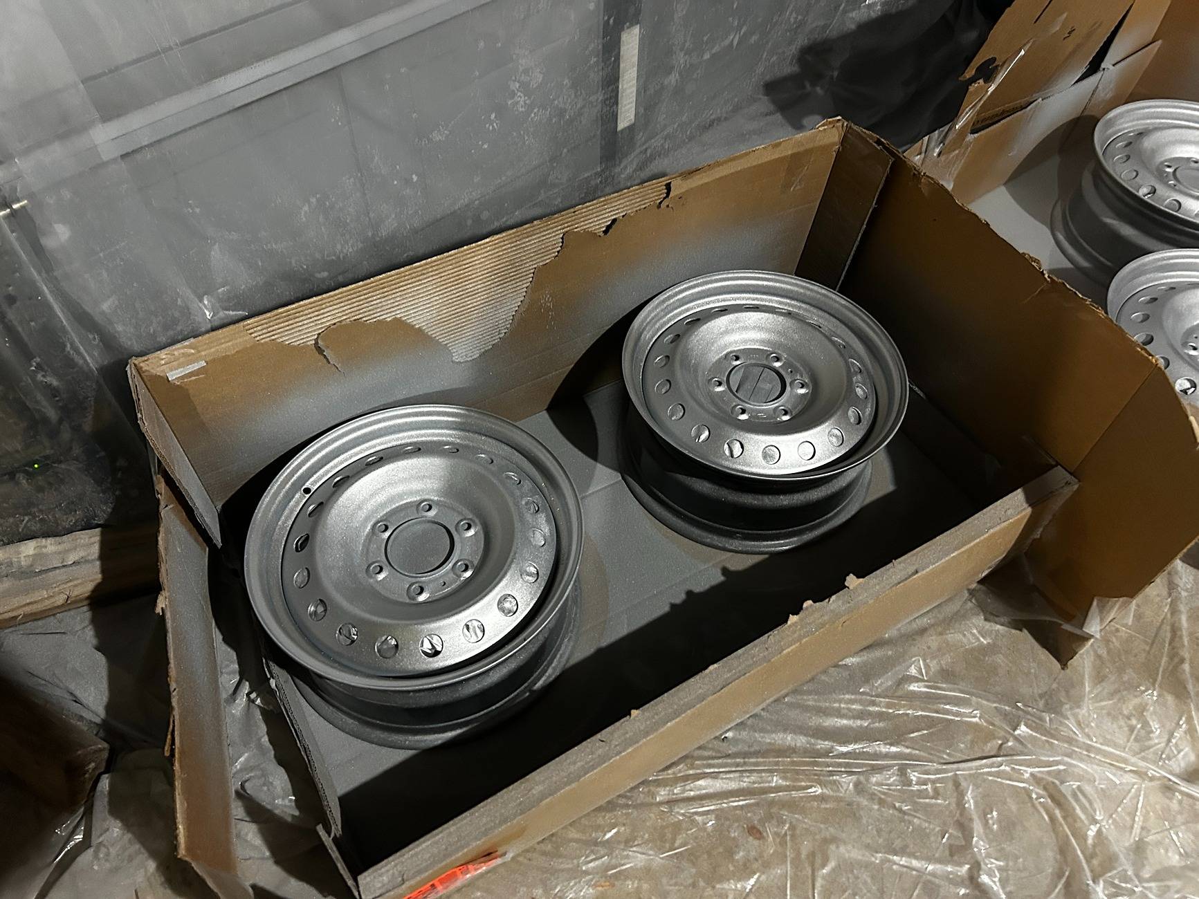 Ford Bronco Black Diamond Steelies Painted Silver on 2025 Big Bend IMG_4654.JPG