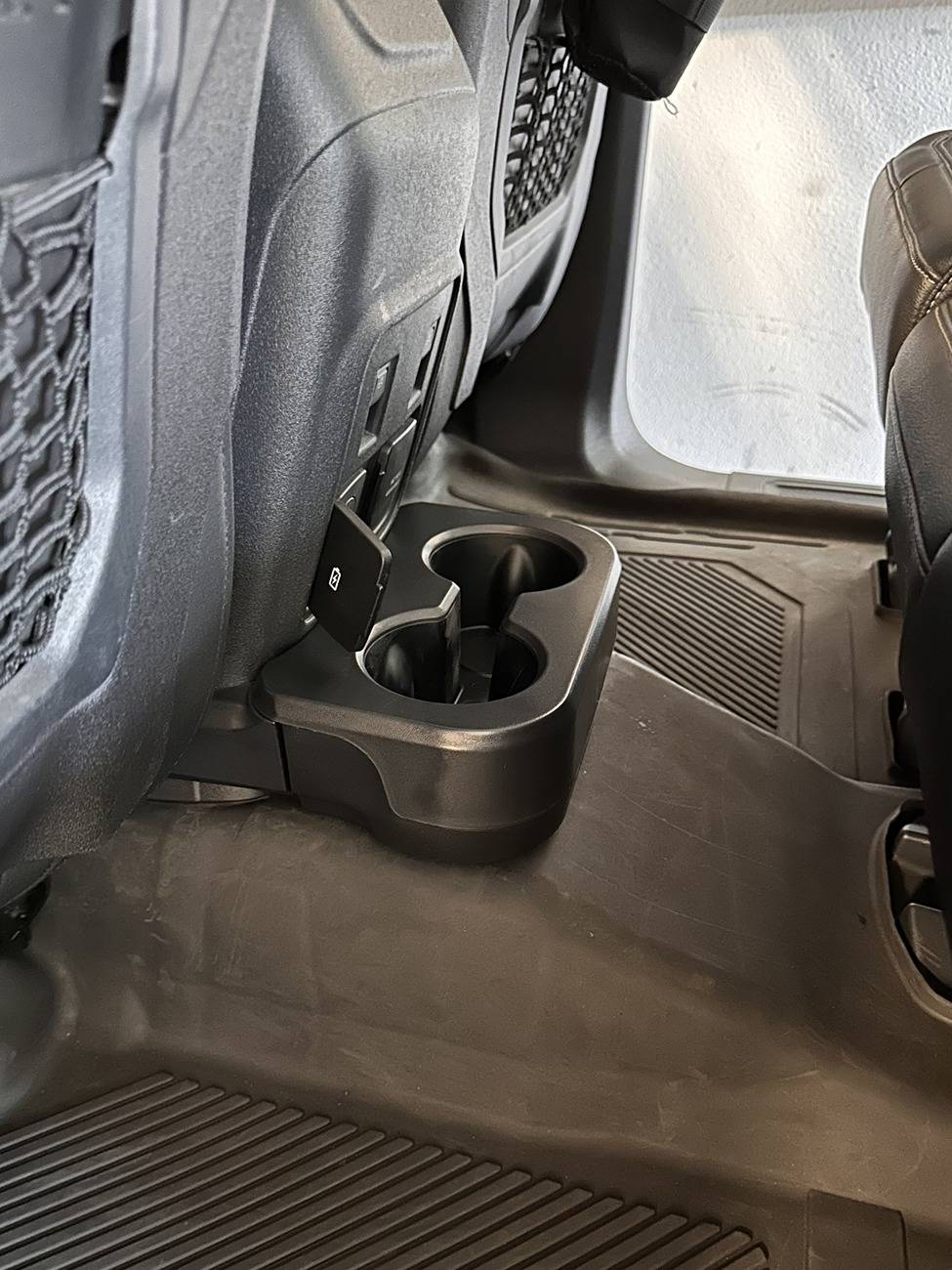Ford Bronco Floor mats flapping in the wind thumbnail_F04EAF93-F453-4D3D-8F95-2479956450EC