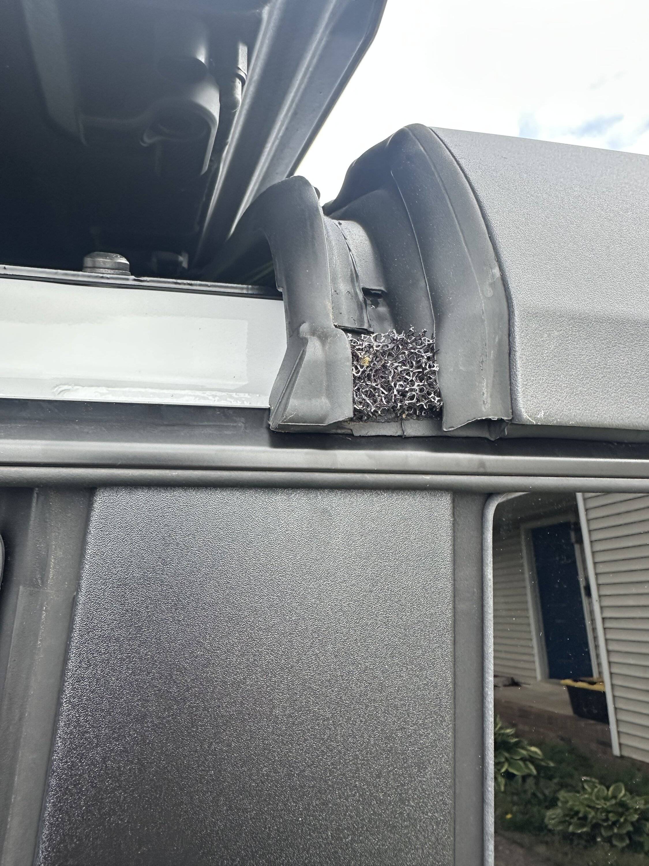 Ford Bronco Seals above b pillar/wind noise IMG_4313