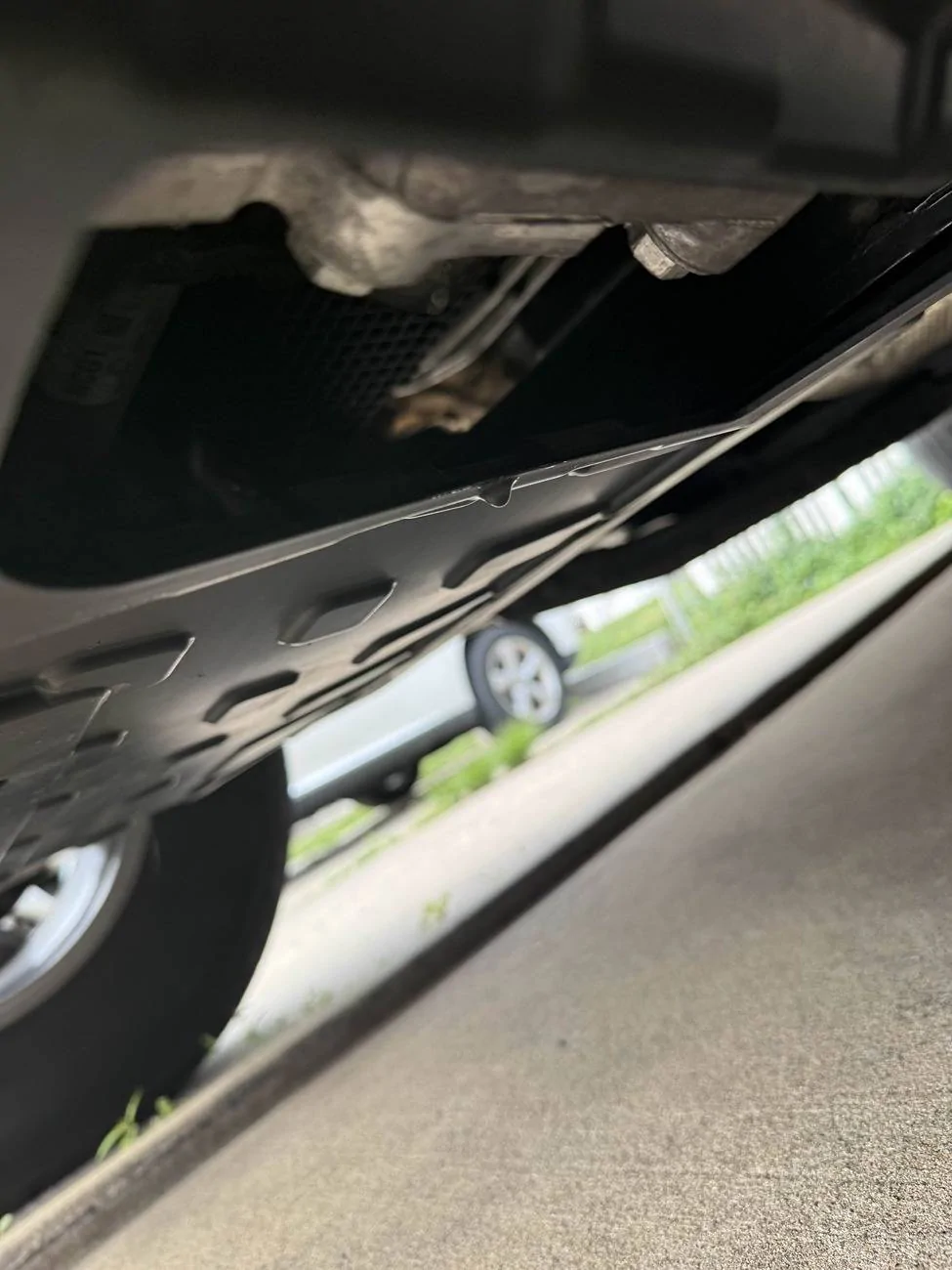 Ford Bronco M190 Front Differential Crack under drain plug IMG_0666