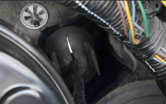 Ford Bronco Running a power wire from Battery 1747088609228-y5