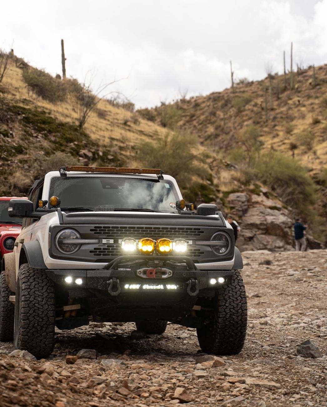 Ford Bronco Rough Country vs DV8 (bumpers) Bronco1.JPG