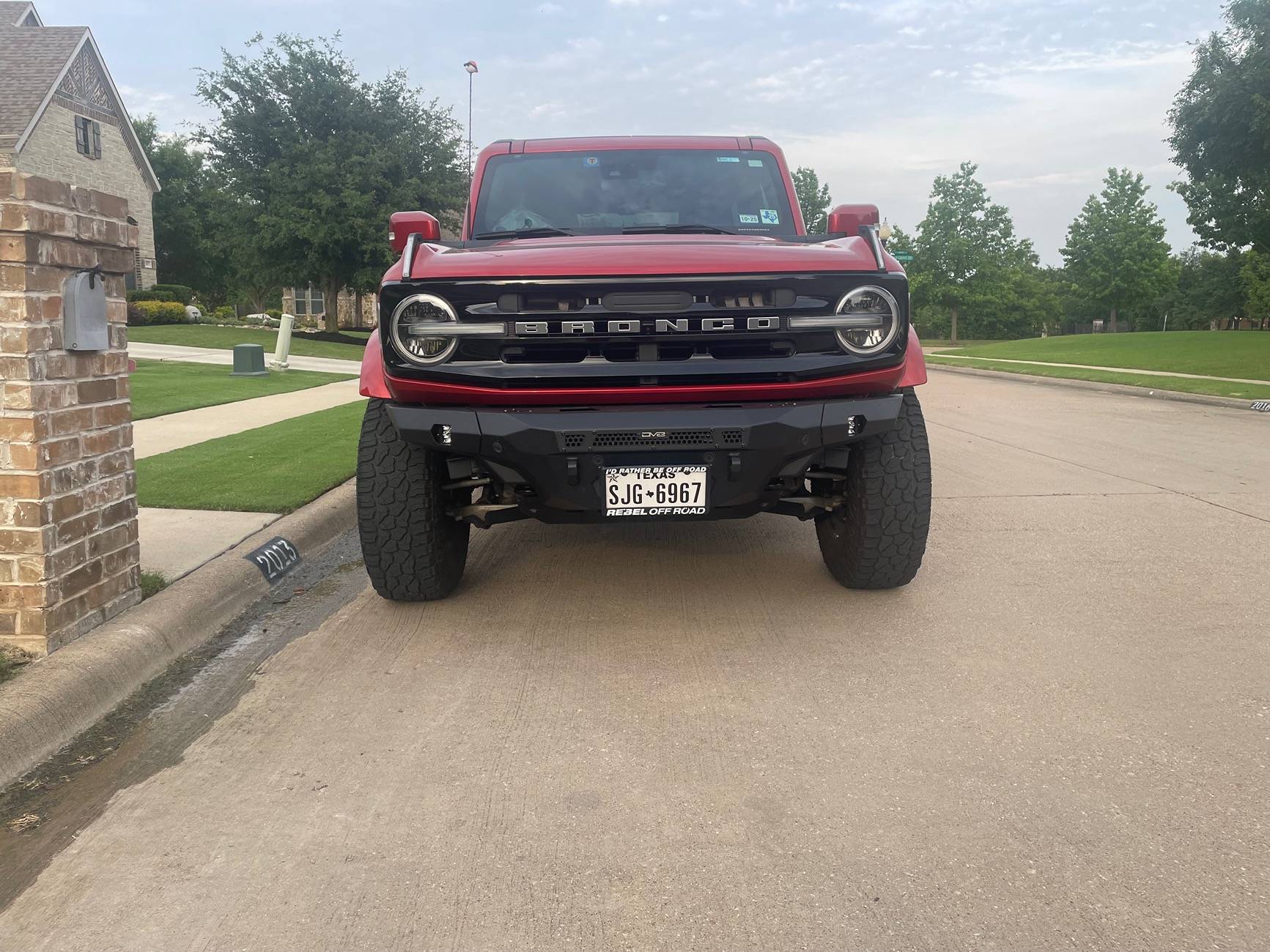Ford Bronco Rough Country vs DV8 (bumpers) IMG_8516