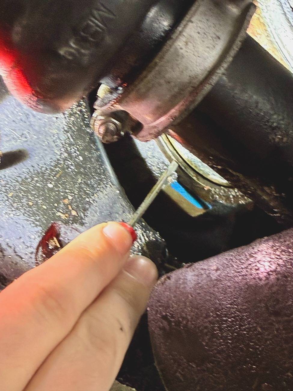 Ford Bronco Front differential pinion seal leaking IMG_0760