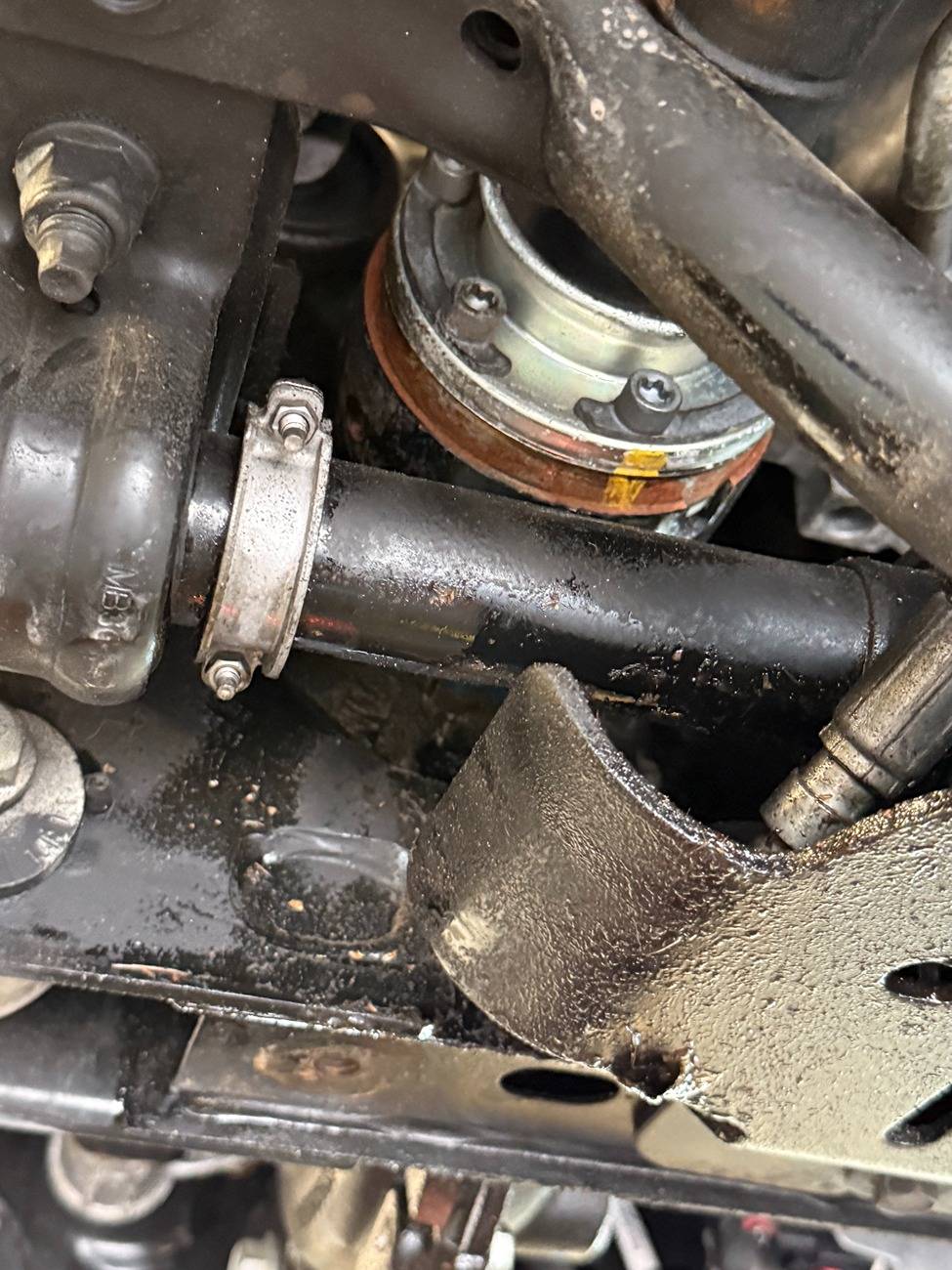 Ford Bronco Front differential pinion seal leaking IMG_0759.jpe