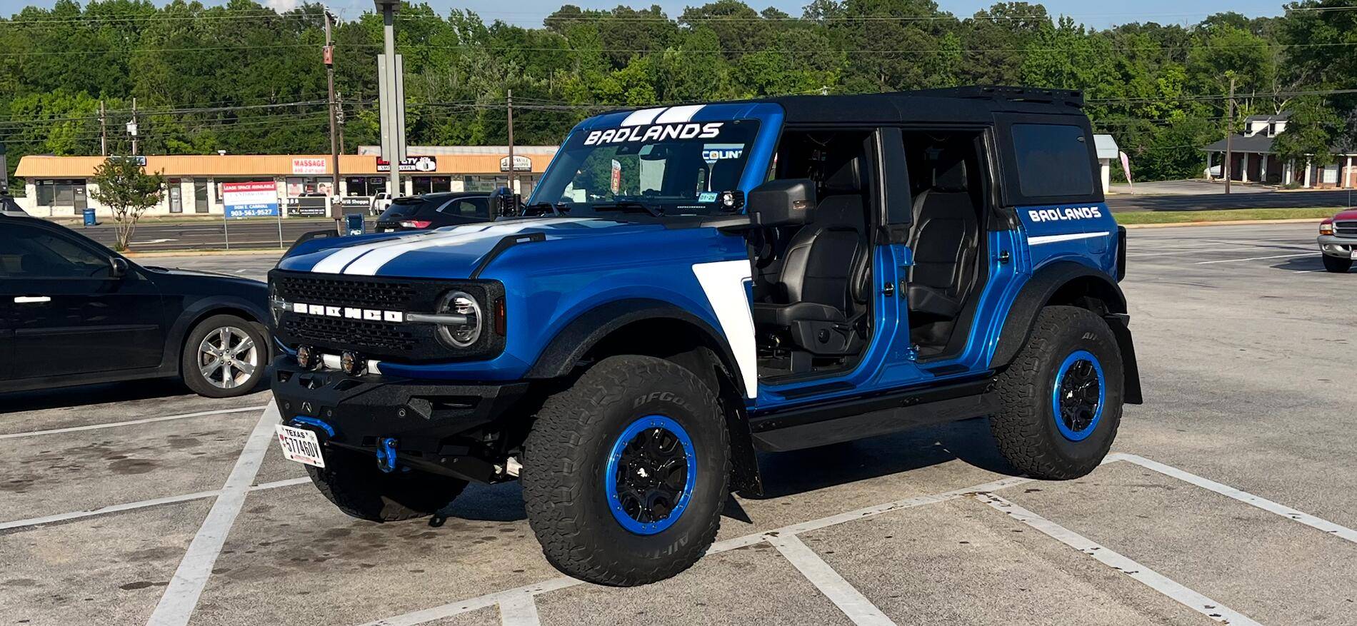 Ford Bronco Anyone else always accessorizing or at least dreaming about it? IMG_7975