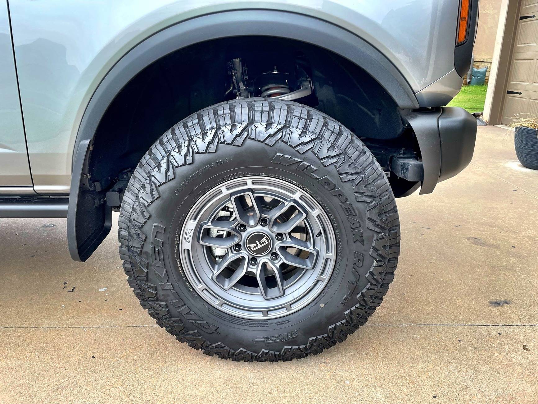 Ford Bronco Show me your Gray Wheels 02
