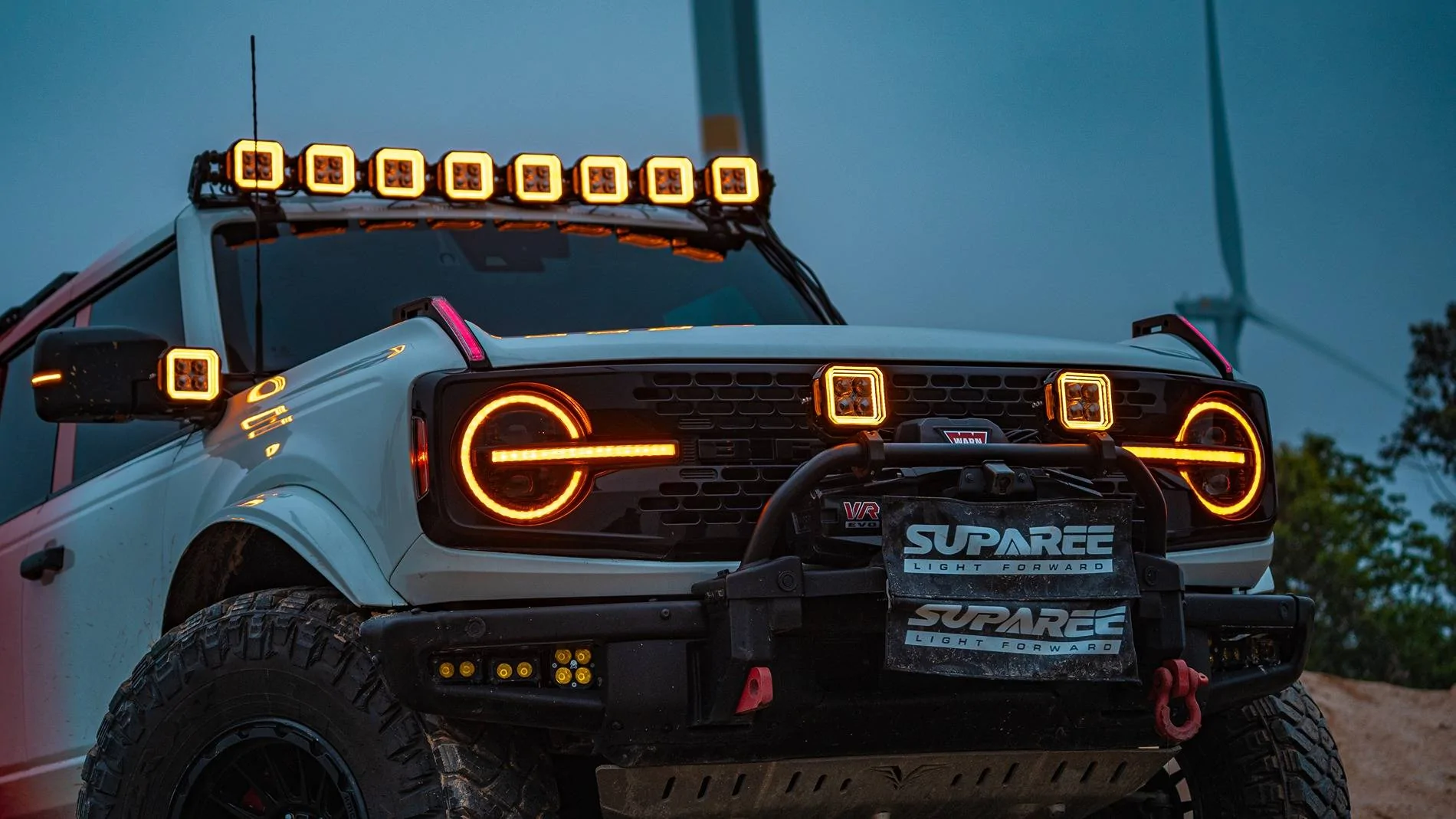Ford Bronco Suparee off-road lights on Bronco - what do you think? 1747651157323-8x
