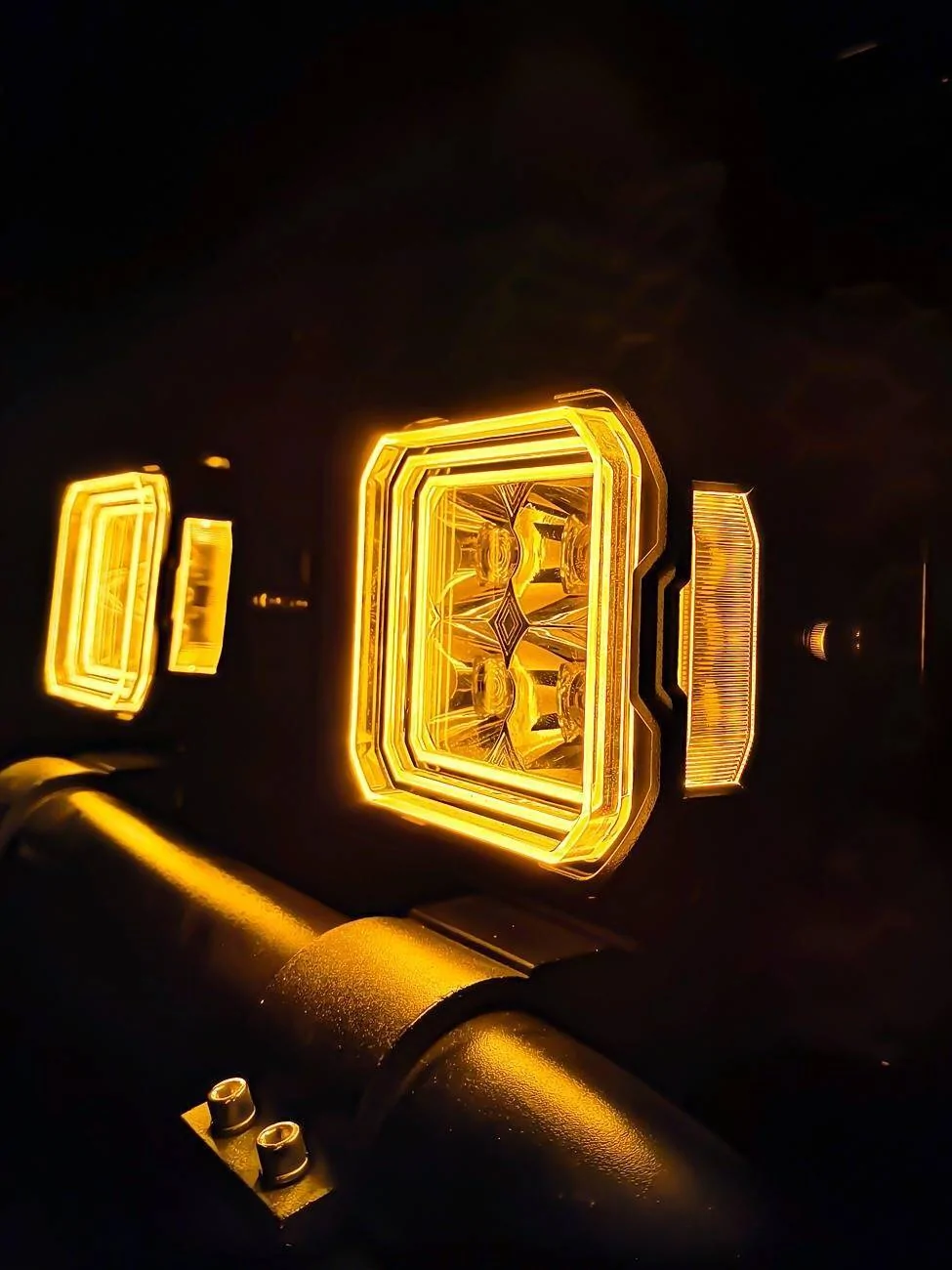 Ford Bronco Suparee off-road lights on Bronco - what do you think? 1747729580752-x3