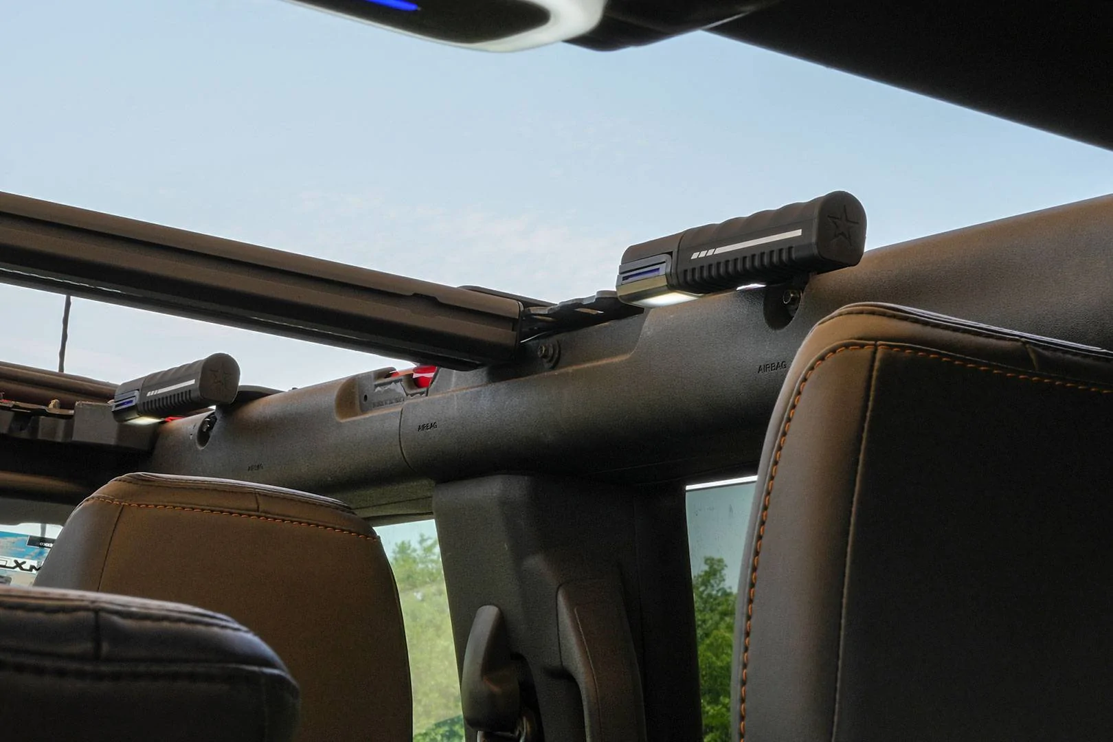 Ford Bronco Roof grab handles with lights are coming [AIGMUX] 6