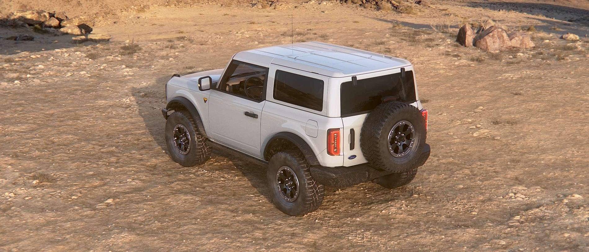 Ford Bronco Show those photos of 2 Doors with Painted Roof u725_21_2dr_oxford_white_env_10