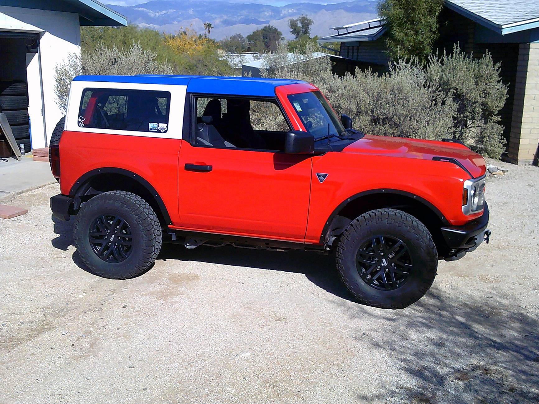 Ford Bronco Show those photos of 2 Doors with Painted Roof DSCF0459.JPG