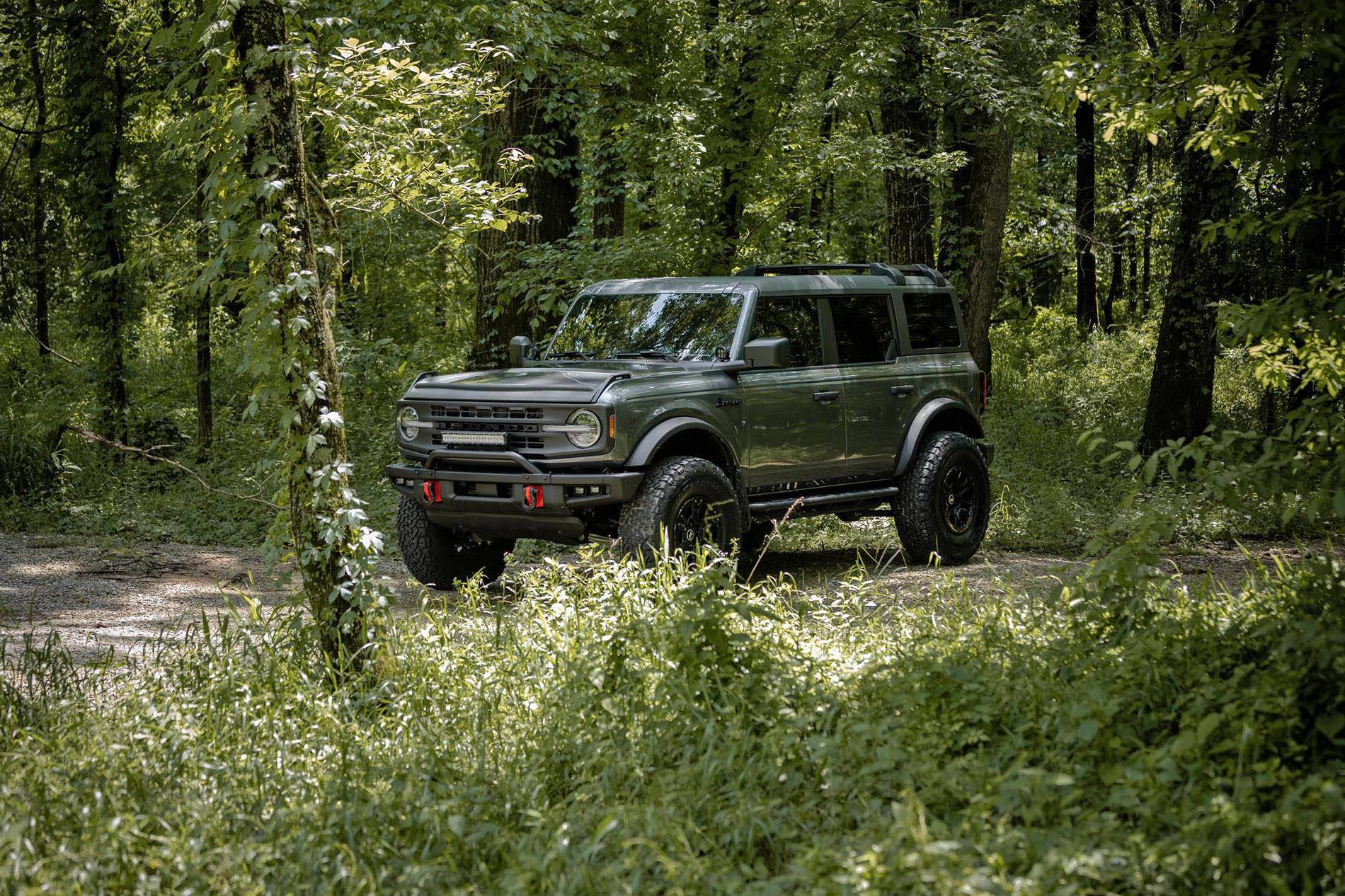 Ford Bronco 37" KO2s on Black Diamond 2.7 Non-SAS 4