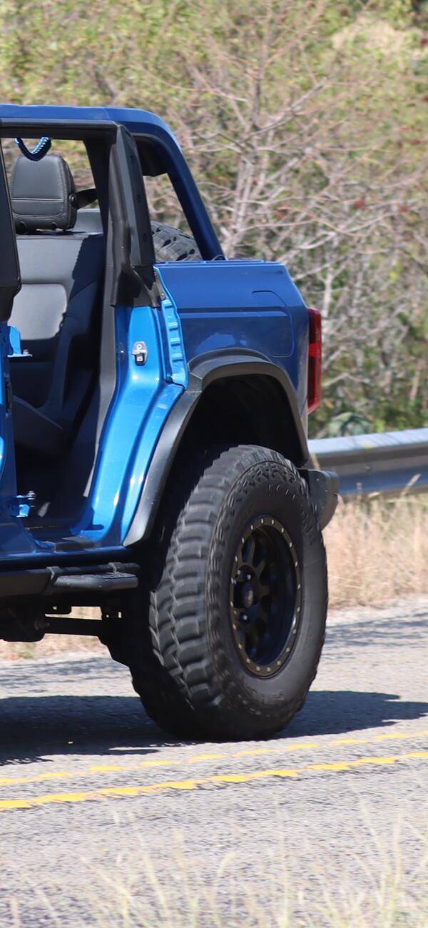 Ford Bronco Rough Country Squared Fender Flares IMG_2958