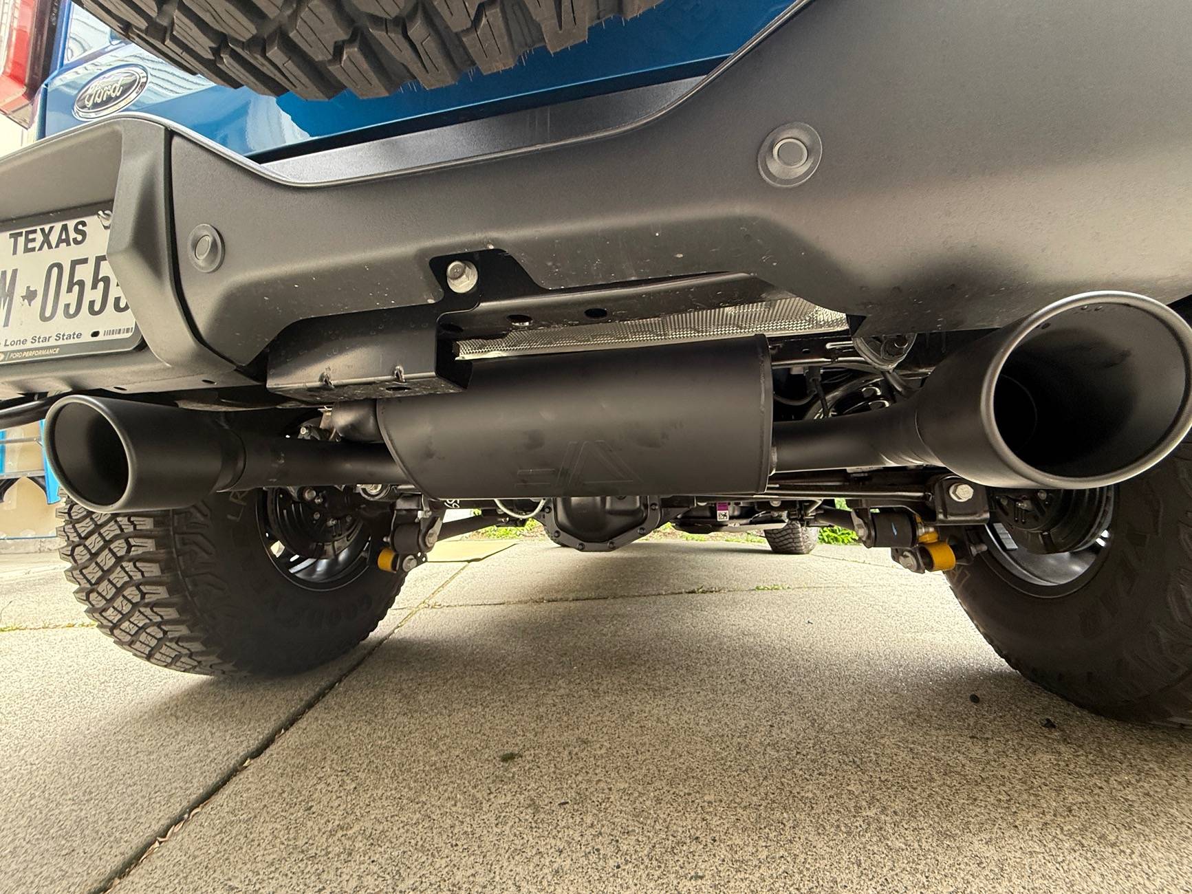 Ford Bronco Bronco 2.7 CV New Exhaust Install IMG_4434.JPG