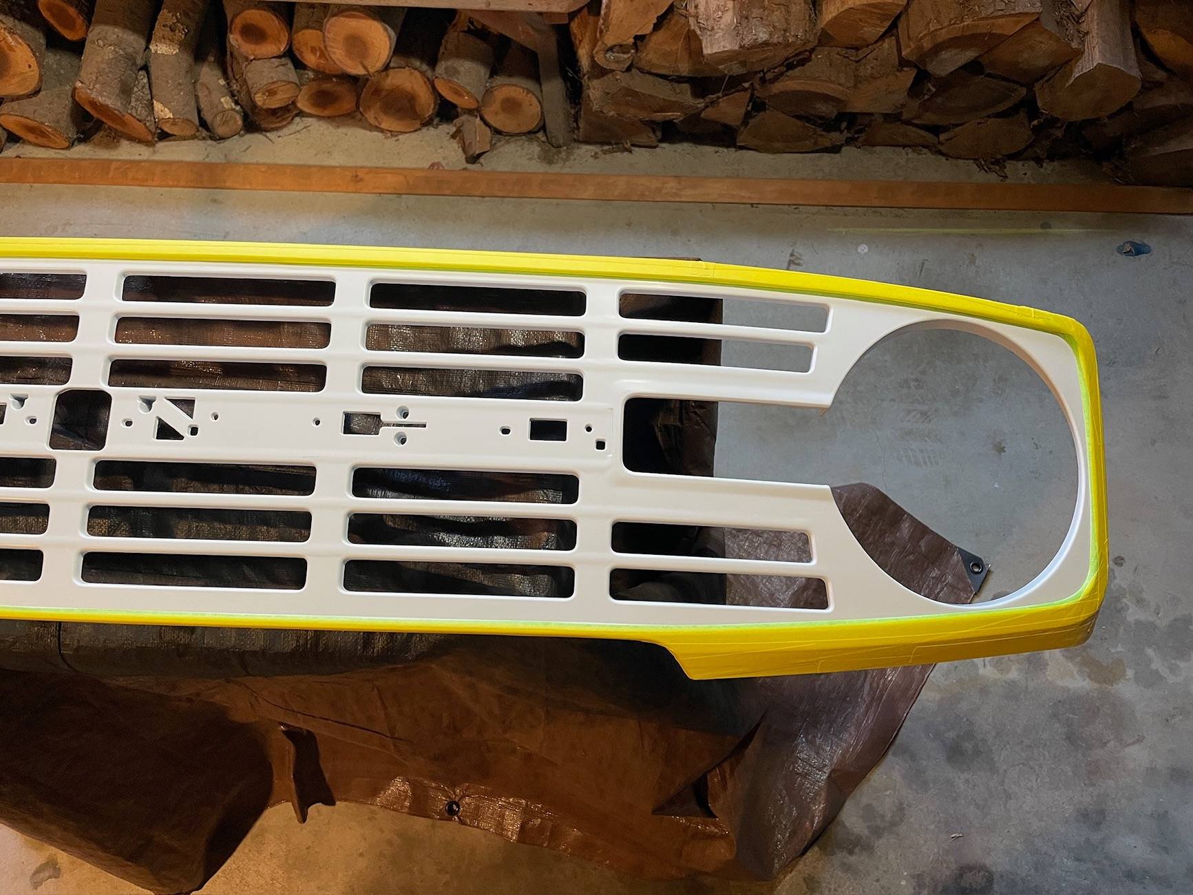 Ford Bronco Vintage grille in black IMG_7277