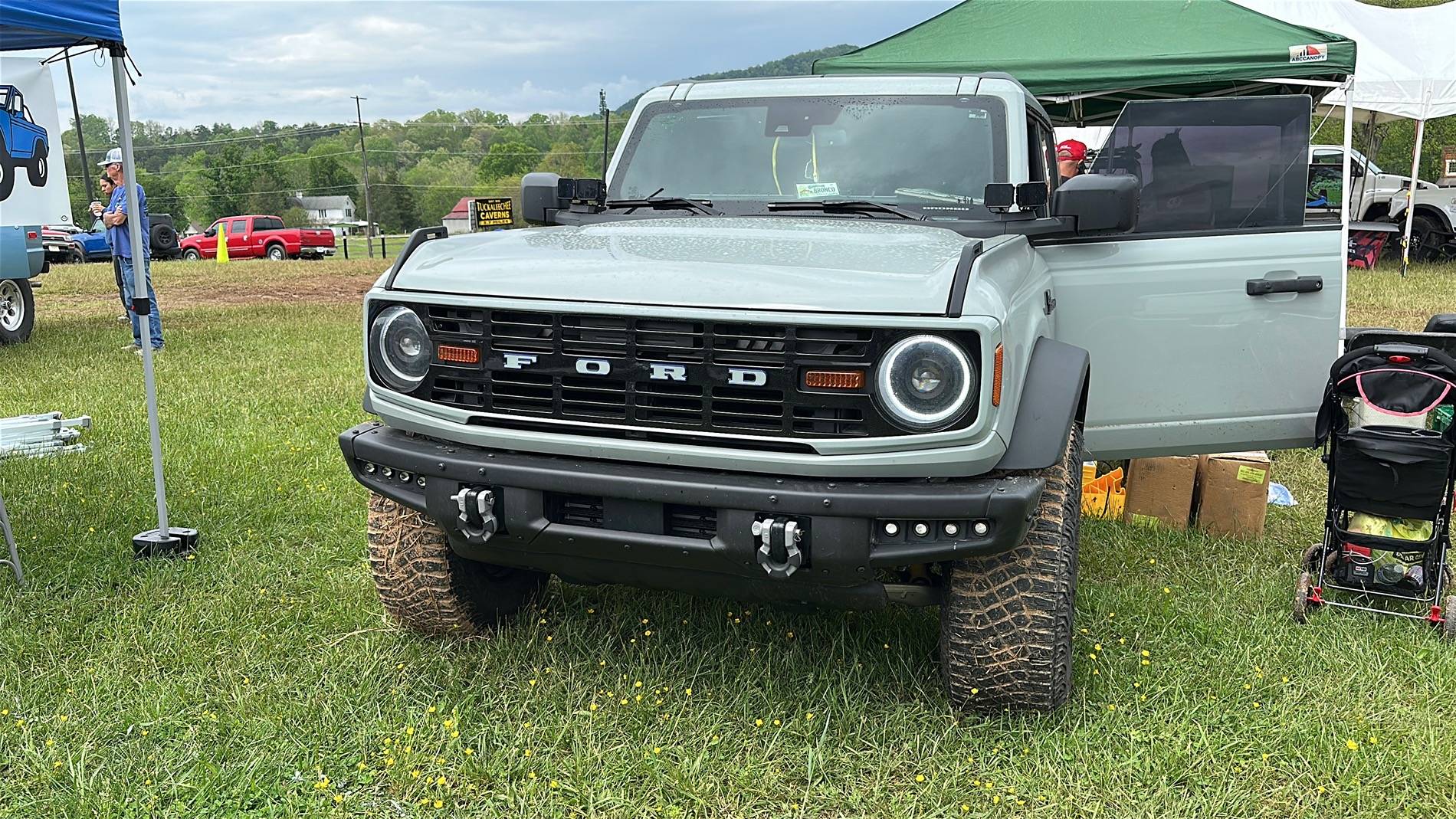 Ford Bronco Vintage grille in black IMG_6271