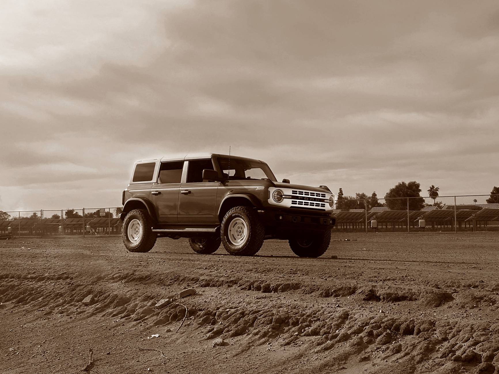 Ford Bronco "Old School" Classic Bronco Looks [Photos Edition] -- post pics of your build! 1748486903792-x7